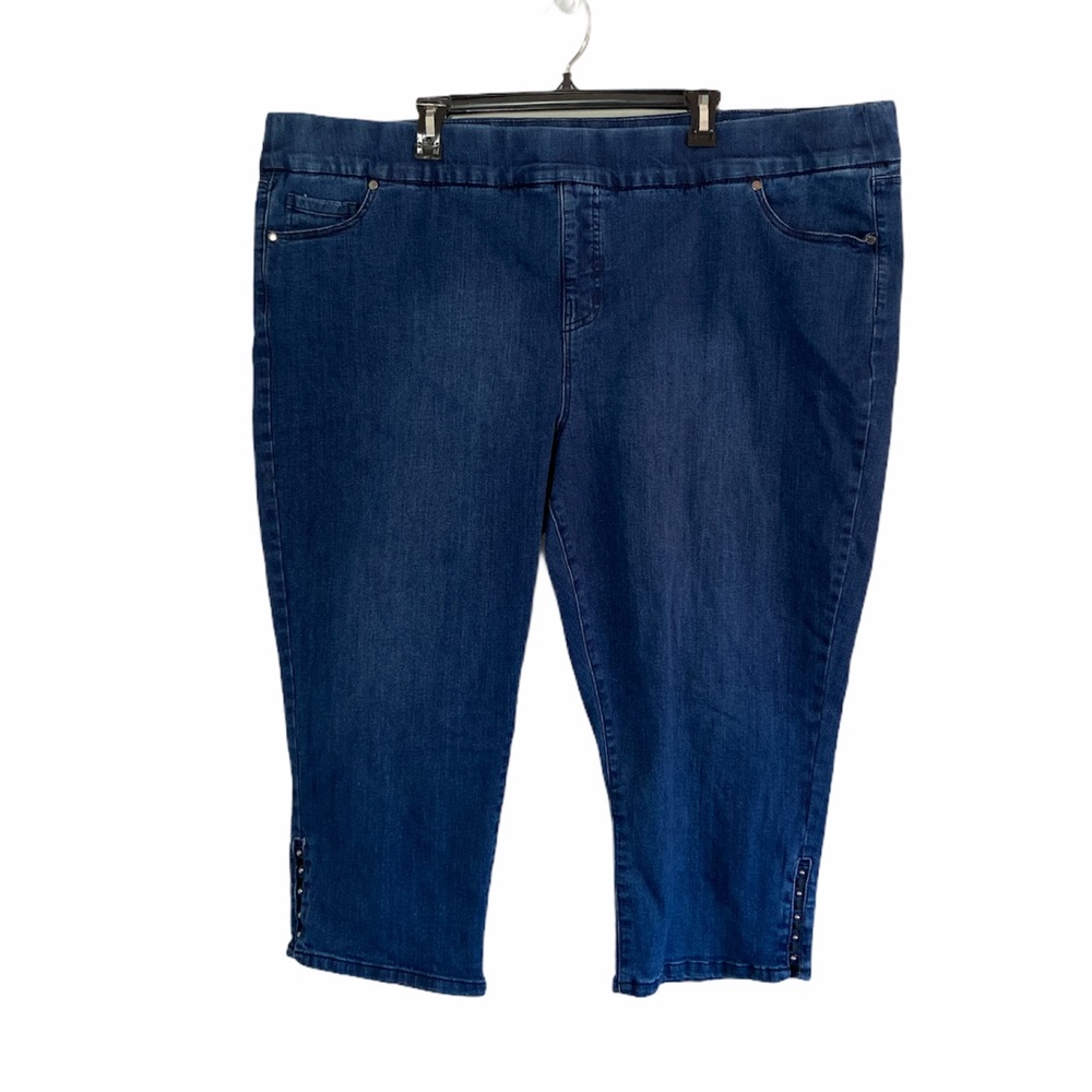 Avenue Denim Capris Size 26/28 Dark Wash